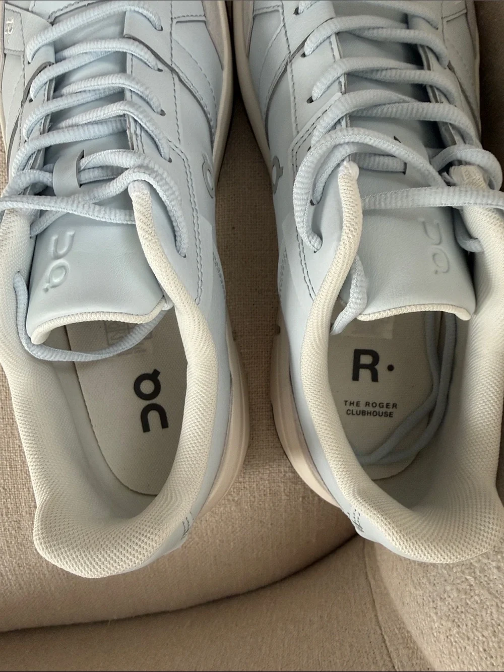 On The Roger Advantage- Light Blue Low-Top Sneakers - Picture 2 of 7